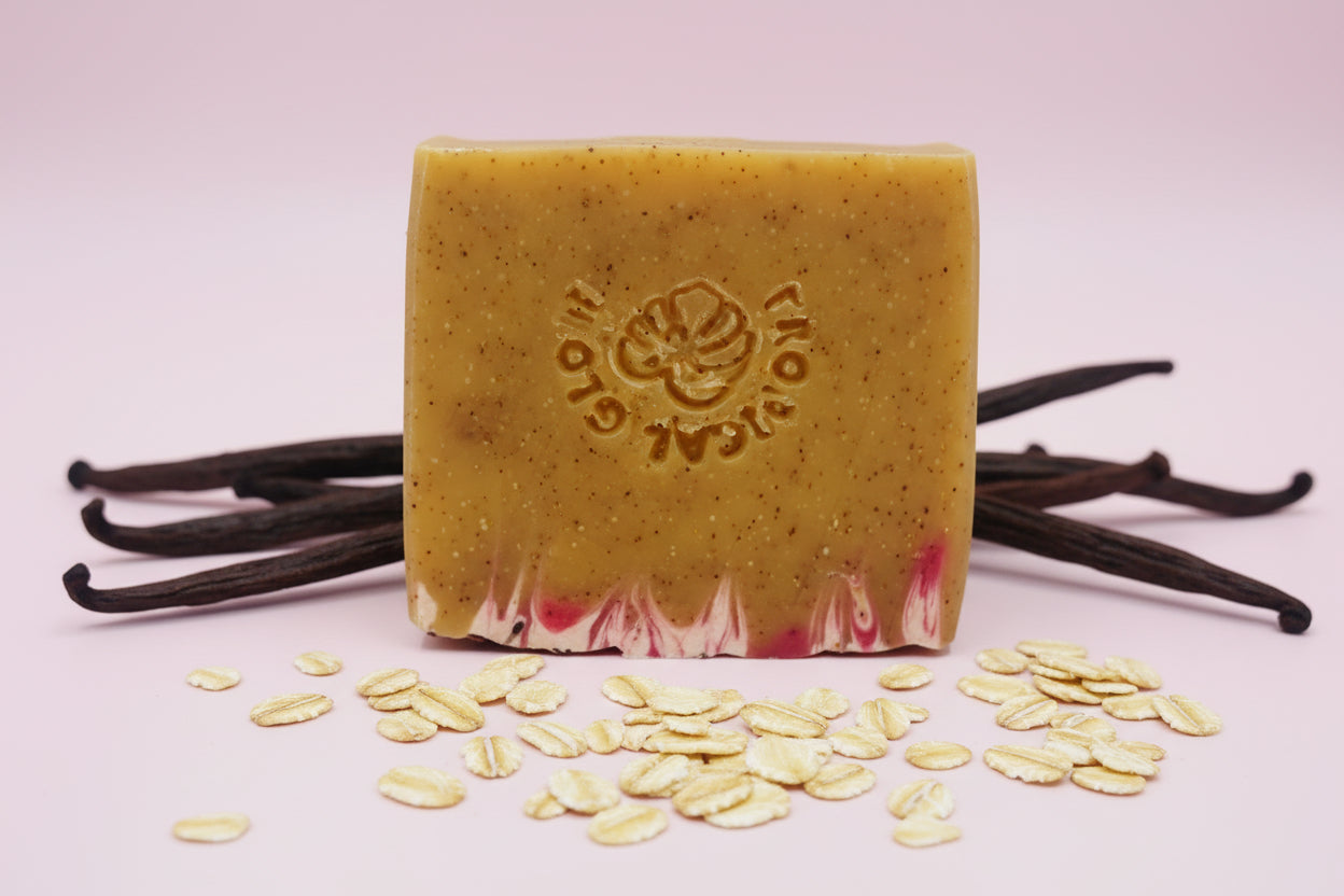 OATMEAL & VANILLA, Mild Exfoliating Natural Artisan Soap Bar (Unisex)